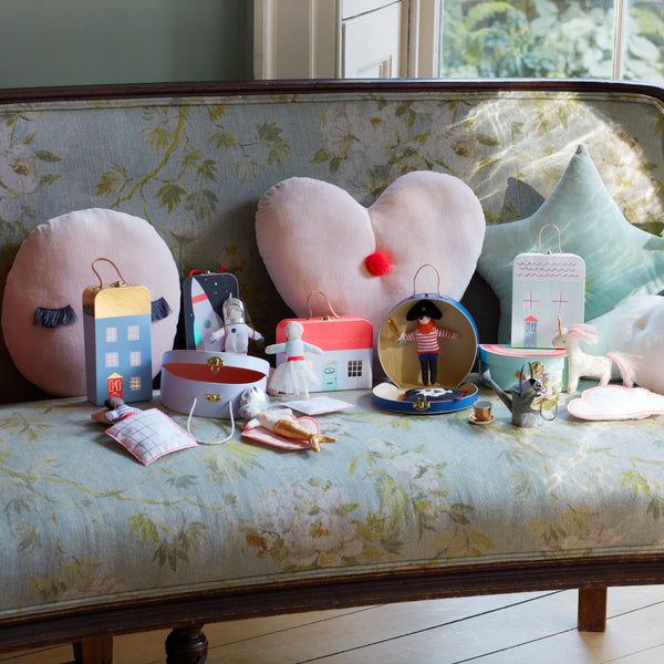 Astronaut Mini Suitcase Doll Image1