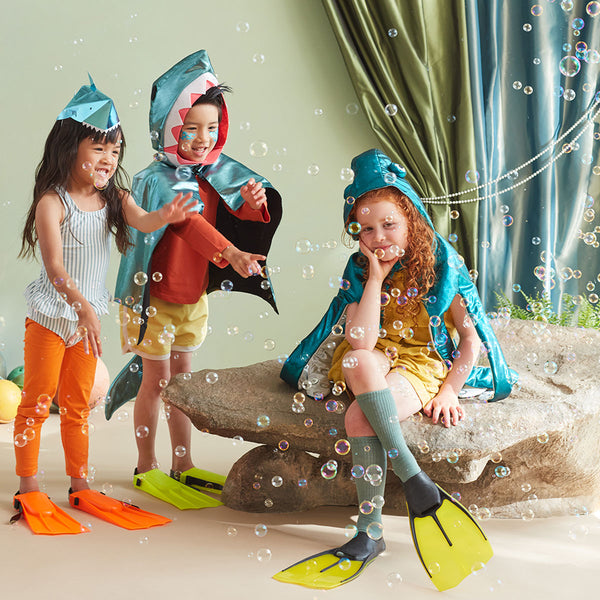 Our hats in the shape of a shark make spectacular paper party hats. Image2