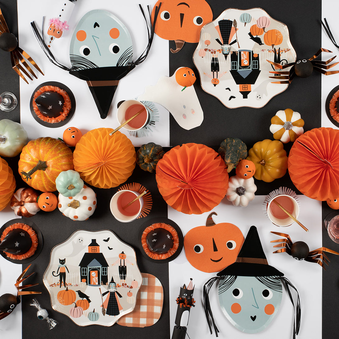 These pumpkin napkins are perfect as Halloween party decorations.