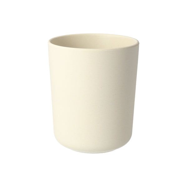 These melamine cups, with bamboo, are the perfect kids cups. Image8