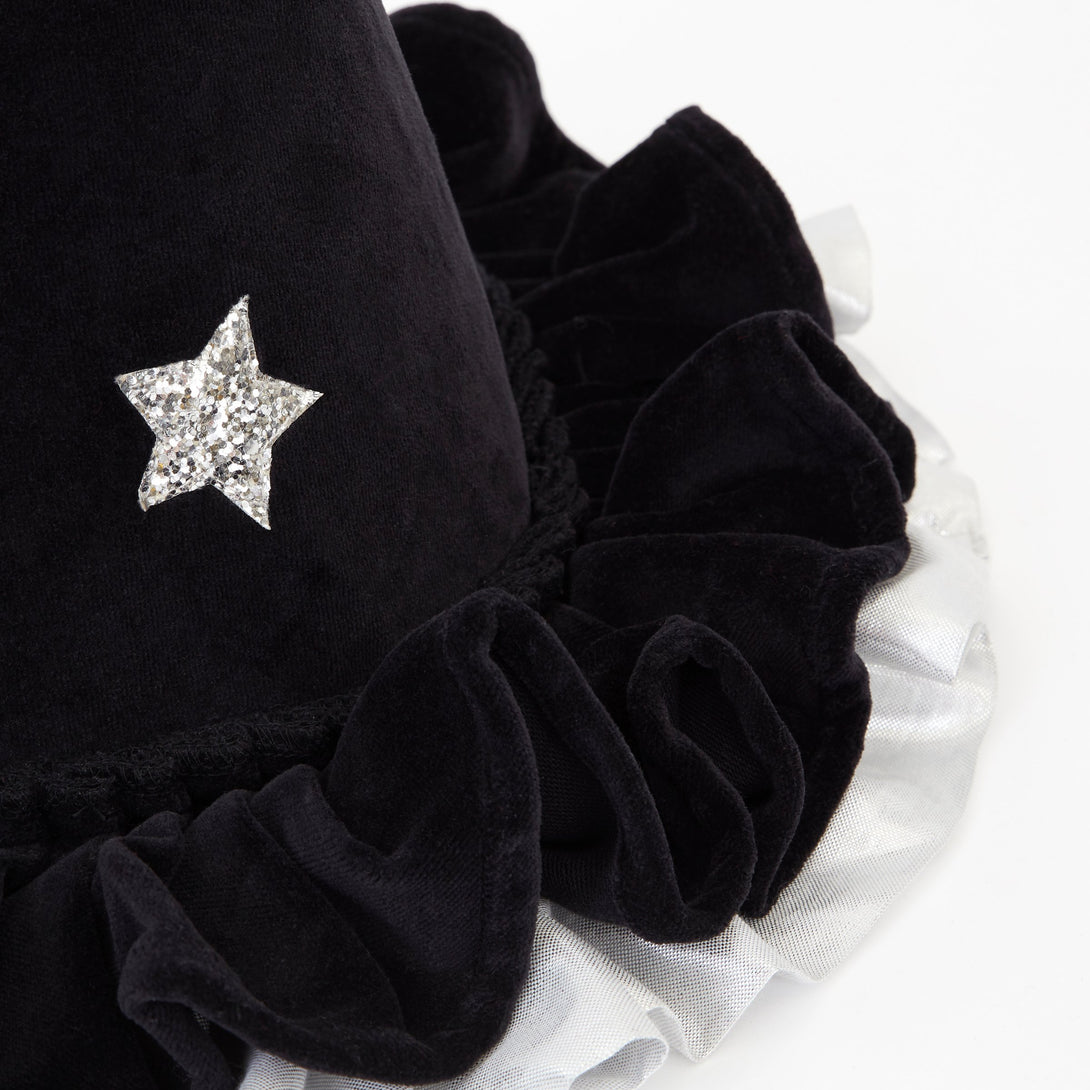 Our pointed hat, crafted from black velvet, is ideal to add to a witch costume and to wear for fun dressing up ideas.
