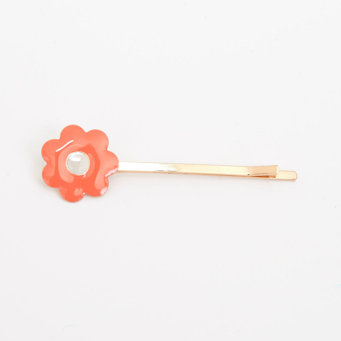 They are crafted from enamel daisies, in 6 different colors, with gold tone hair slides.