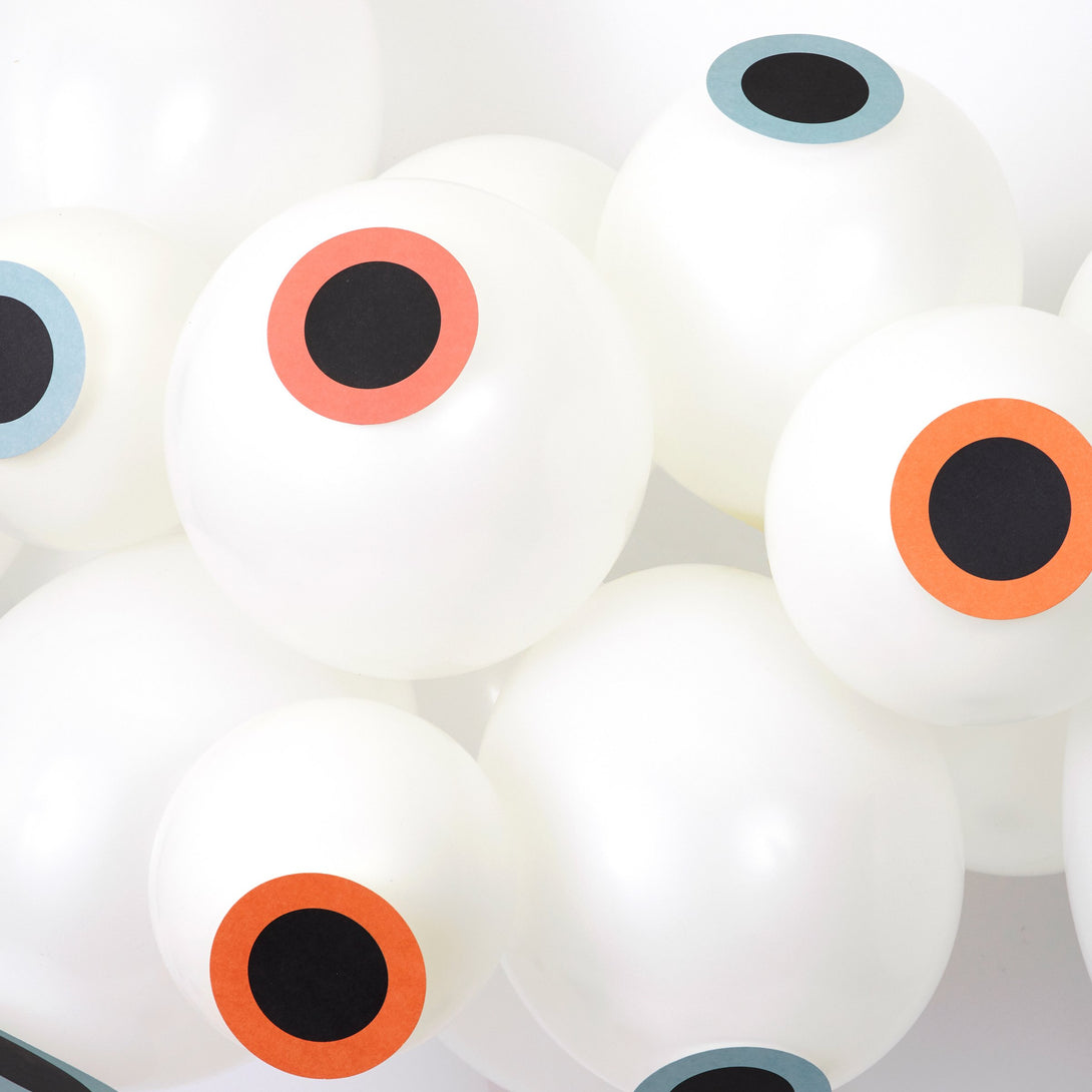 Create a wonderful Halloween garland with our Halloween balloons designed to look like eerie eyeballs.