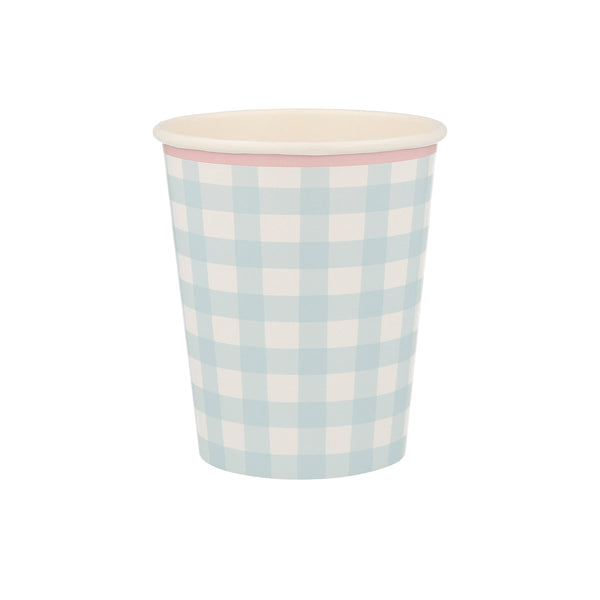 Our paper cups, with a classic gingham print, are perfect as picnic cups. Image5