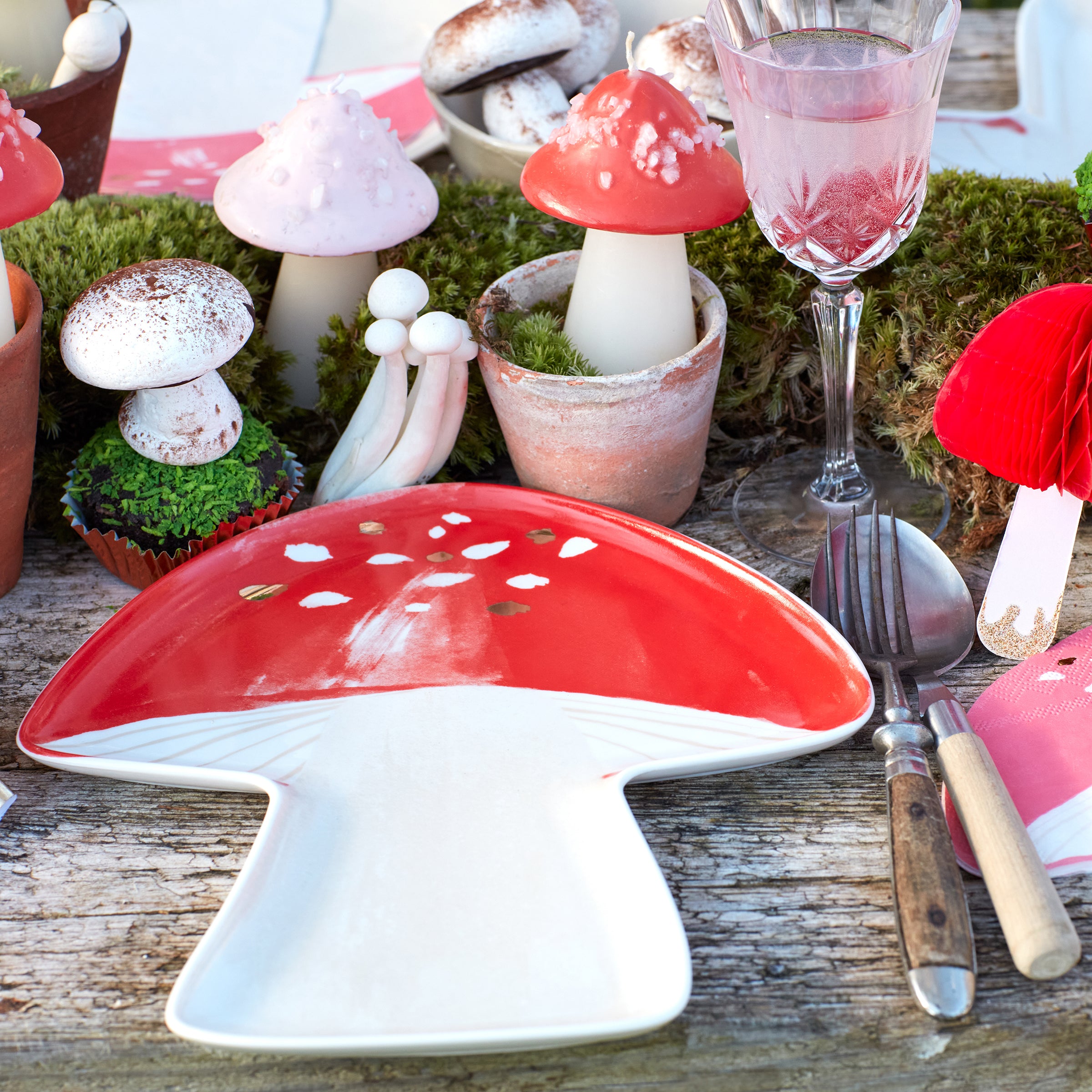 Our party candles, in the shape of 3D mushrooms, are perfect as candle decorations and as a hostess gift.