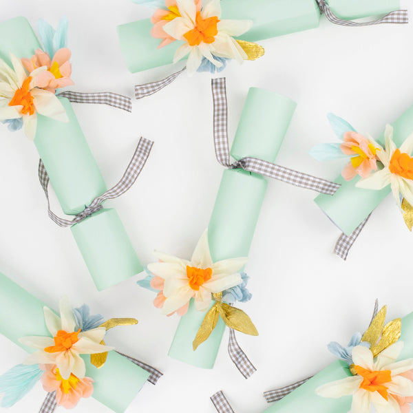 Our Easter crackers are decorated with beautiful crepe paper flowers and contain glitter flower brooches. Image4