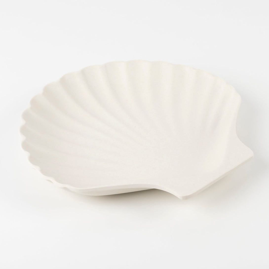 Our shell plates, crafted from a bamboo mix, will look amazing as beach picnic plates, or for a mermaid party or under-the-sea party.