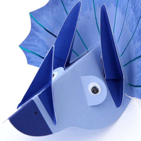 Get all the dinosaur party supplies you need for 8 guests in one box. Image8