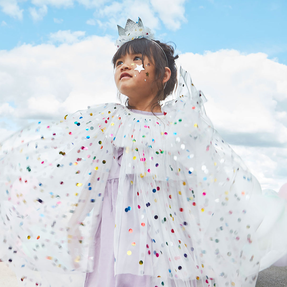 This special dress up for kids includes a tulle cape, kids crown and a fairy wand.