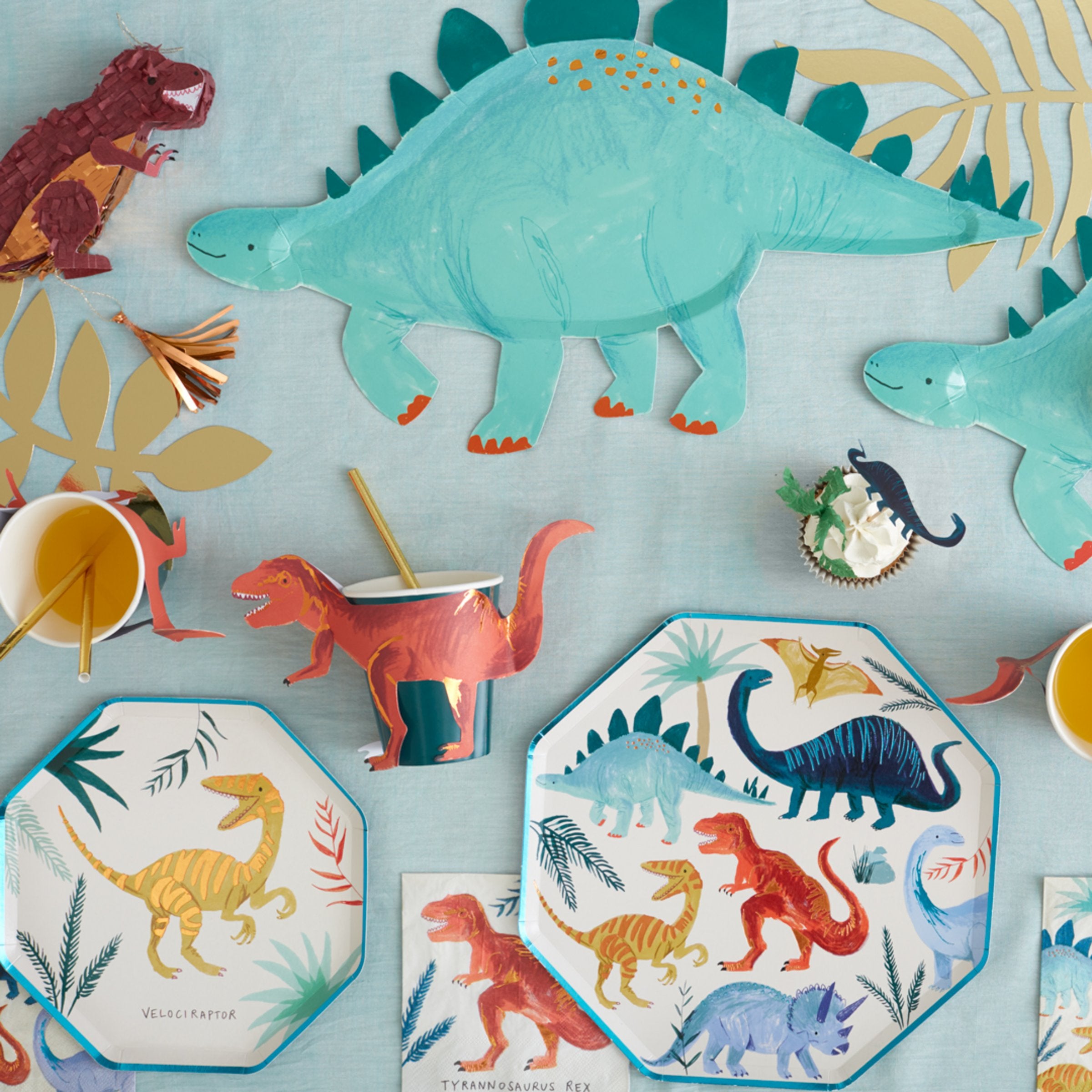 Our stegosaurus platters are perfect to add to your dinosaur party supplies.