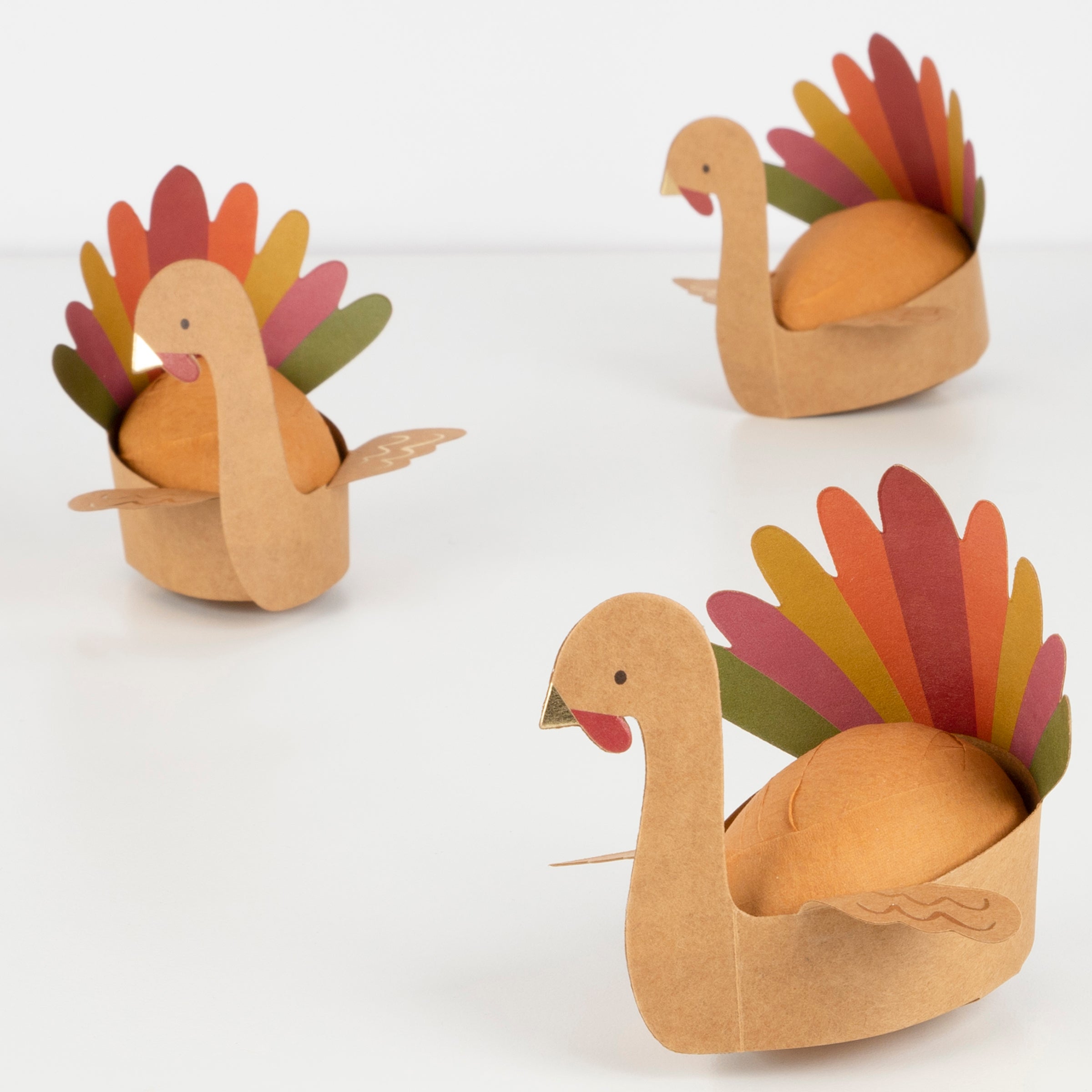 If you're looking for Thanksgiving table decor ideas, then our surprise balls in the shape of turkeys, are a fabulous treat.