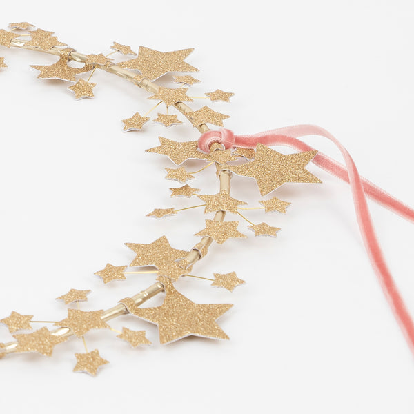 Our paper wreath is the perfect Christmas star decoration. Image3