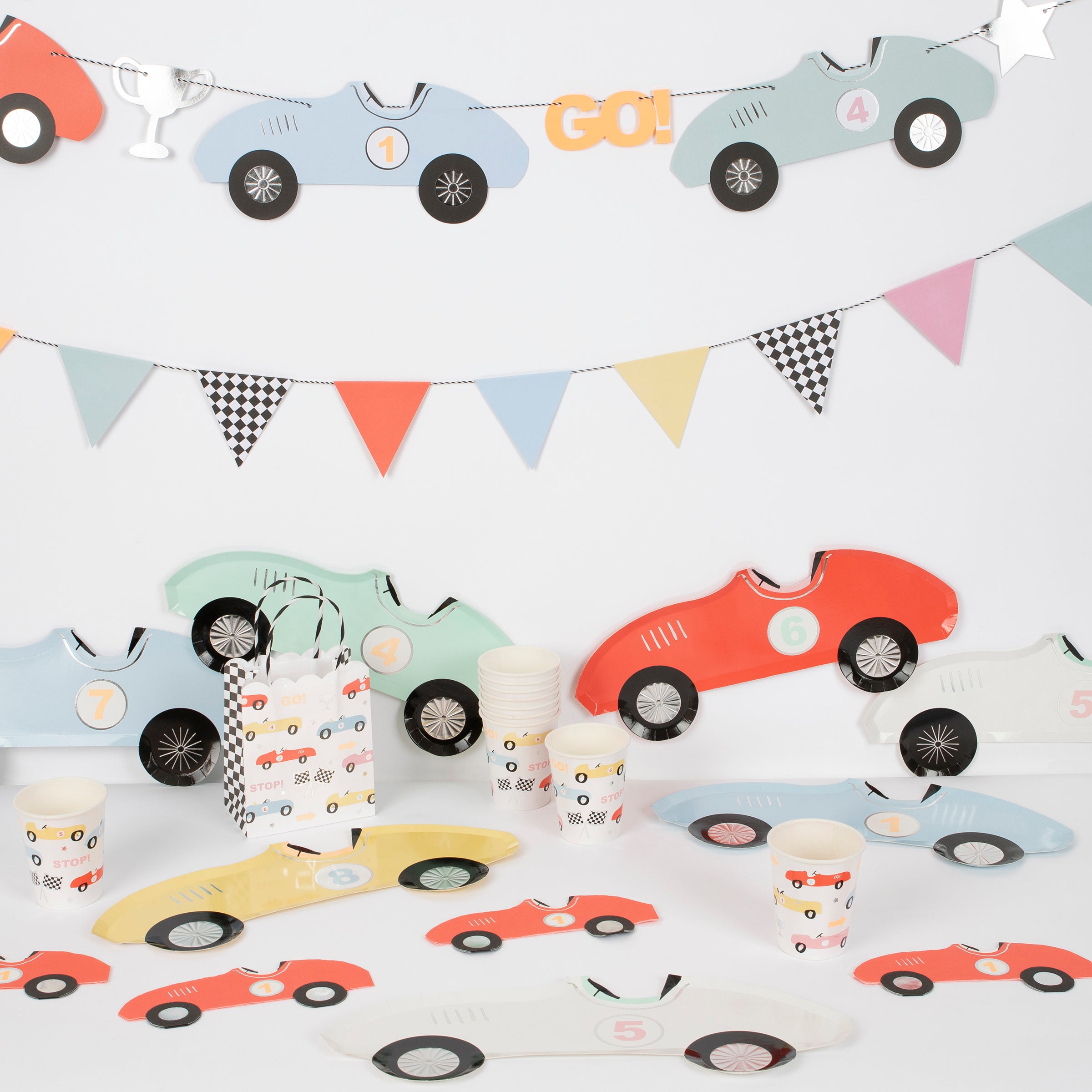 8 Platos de papel en forma de coche, de la nueva colección de Meri Meri  party