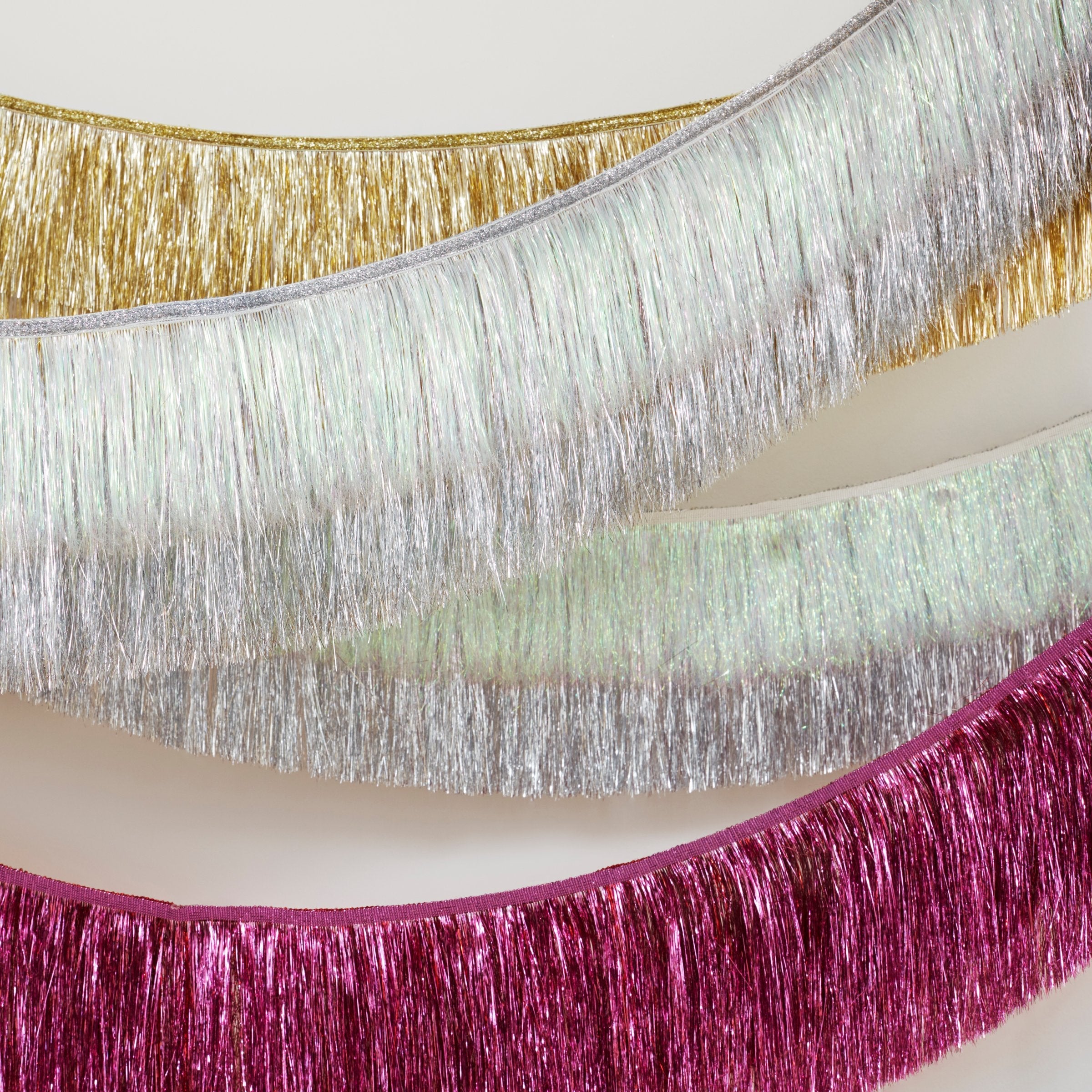 Our long tinsel garland is perfect to add a touch of shimmering pink to any party.